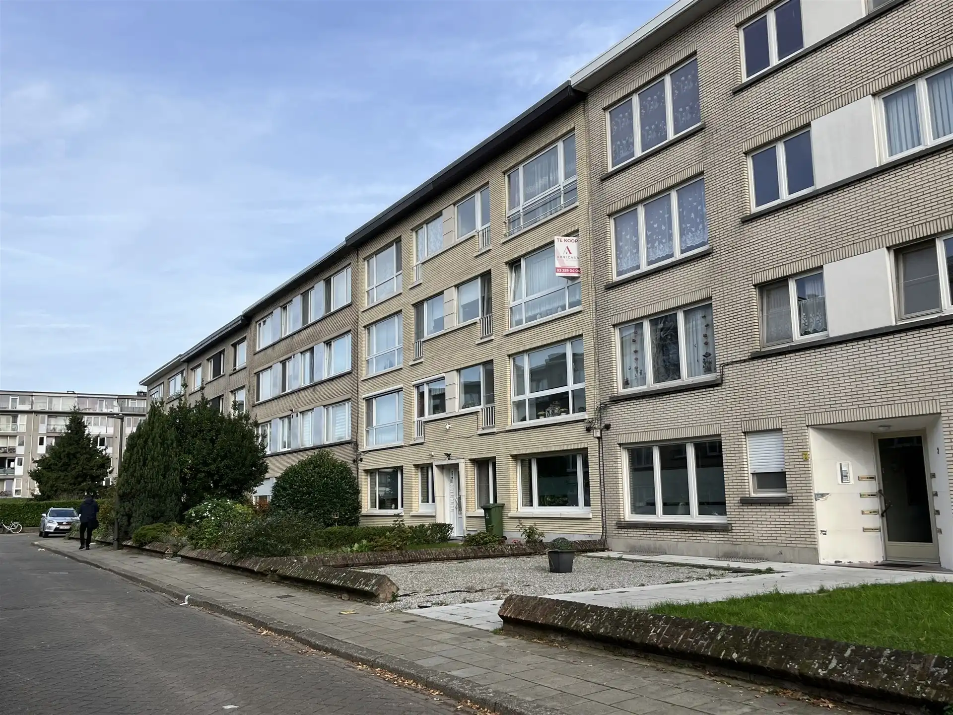 2 slaapkamer appartement met terras foto 13