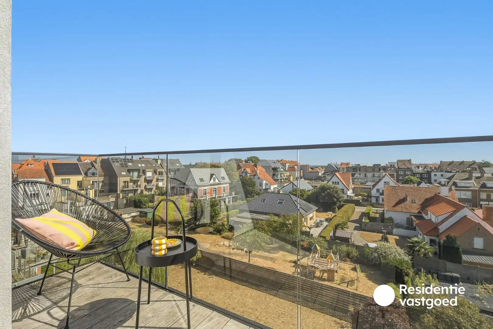 Wonen boven, ondernemen beneden: volledig gerenoveerd restaurant met luxueuze woonst in hartje De Haan foto 19