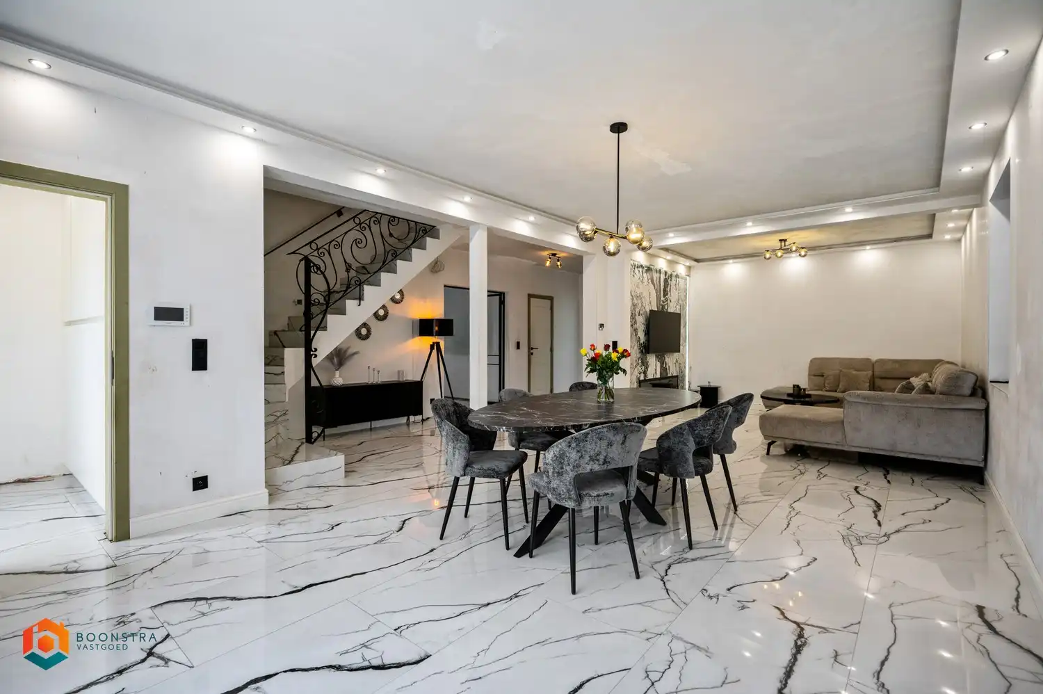 Gerenoveerde woning met 5 slpkrs, en magazijn te Keerbergen foto 2