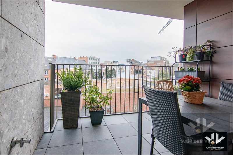 Gezellig, recent en centraal gelegen 2 slpk appartement met zuid-gericht terras foto 15