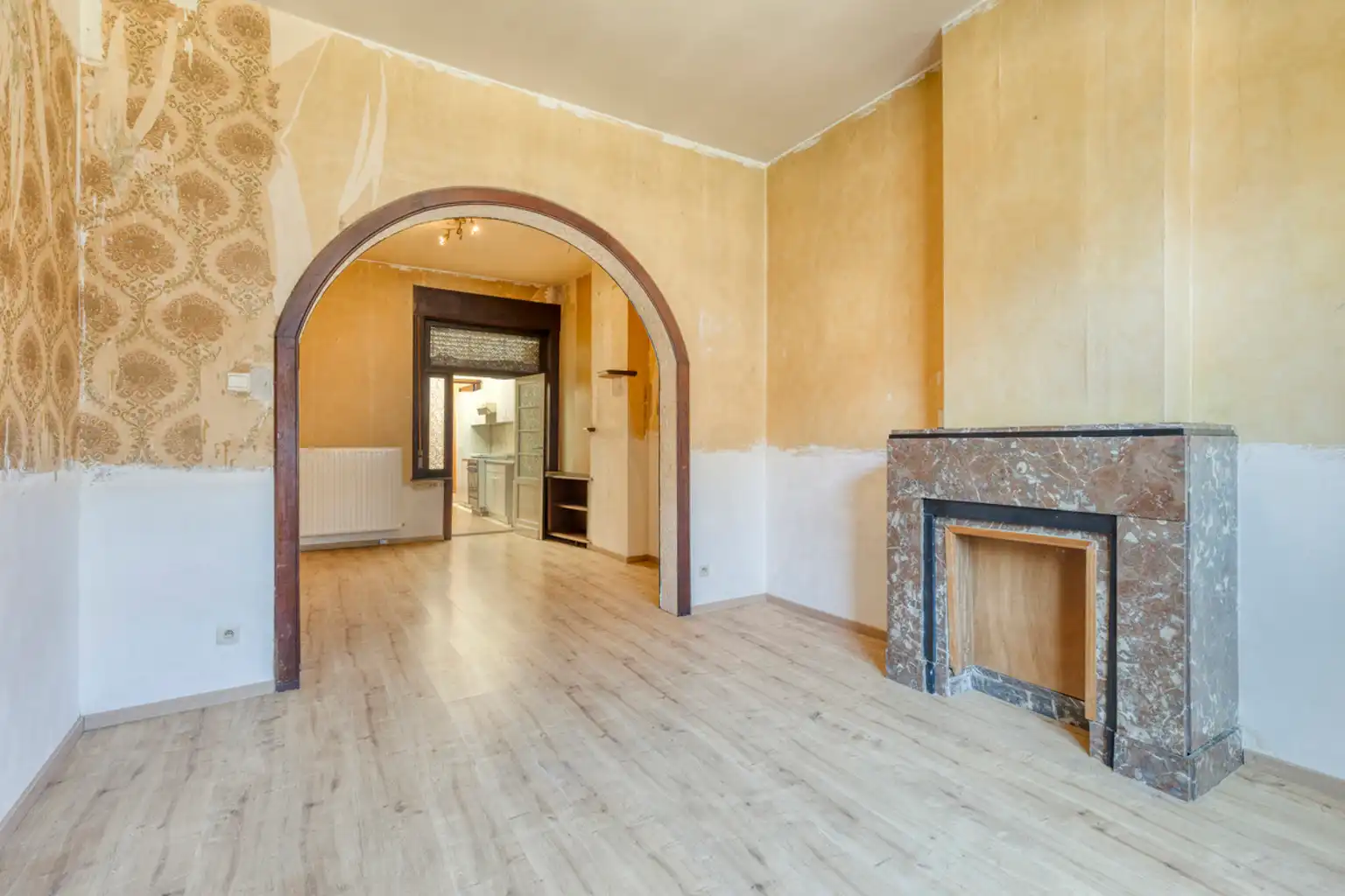 Karaktervolle tweegevelwoning in zeer gegeerde wijk foto 3