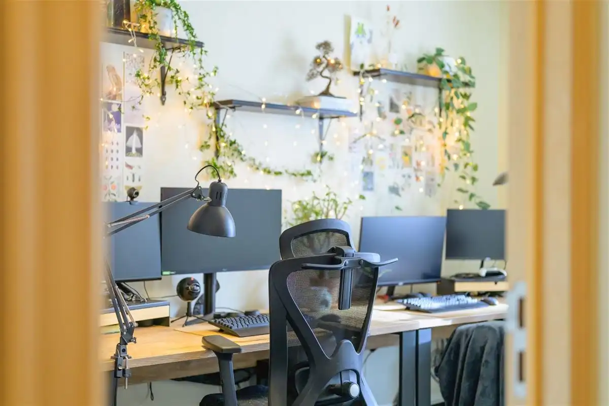 Instapklare woning van 2016 met mooi tuinperceel foto 6