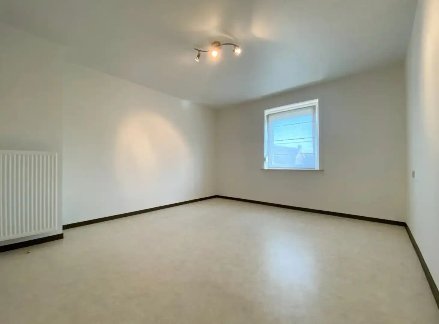 Instapklare woning met tuin te Stasegem te huur. foto 14