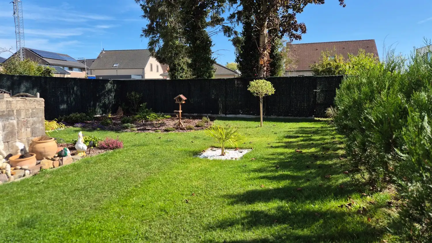 Instapklare gelijkvloerse parel met zwembad, zonnepanelen en ruimte voor zorg of professionele invulling foto 12