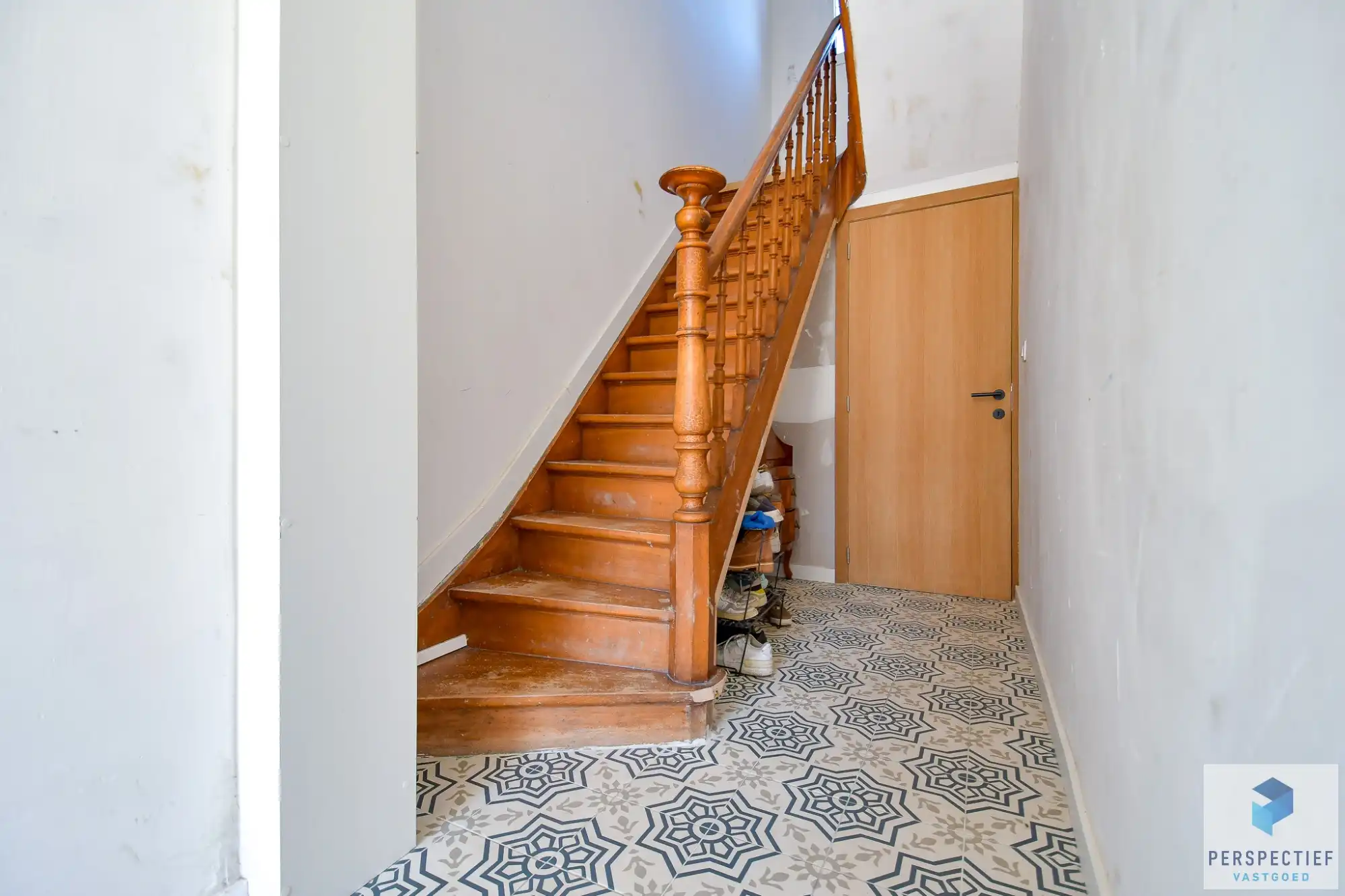 Ruime mooi gerenoveerde woning met 3 slpk en tuin foto 9