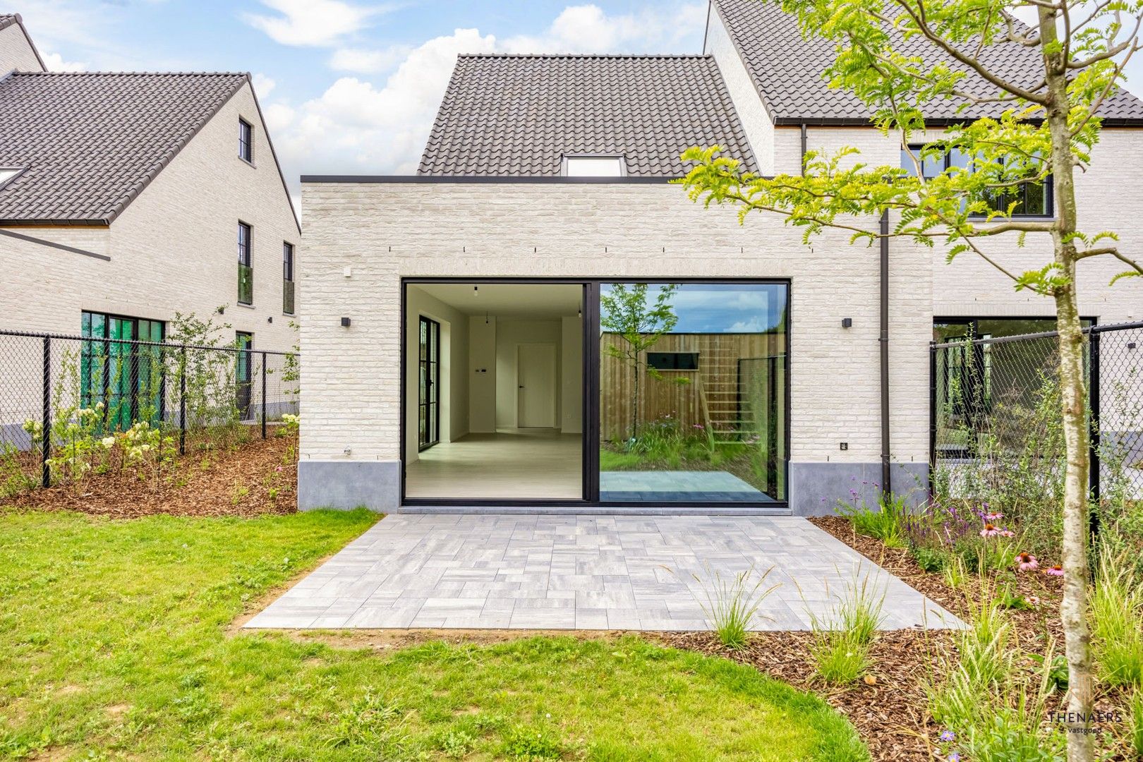 INSTAPKLARE LUXE EN ENERGIEZUINIGE NIEUWBOUWWONING MET 4 SLAAPKAMERS EN 2 BADKAMERS. foto 24