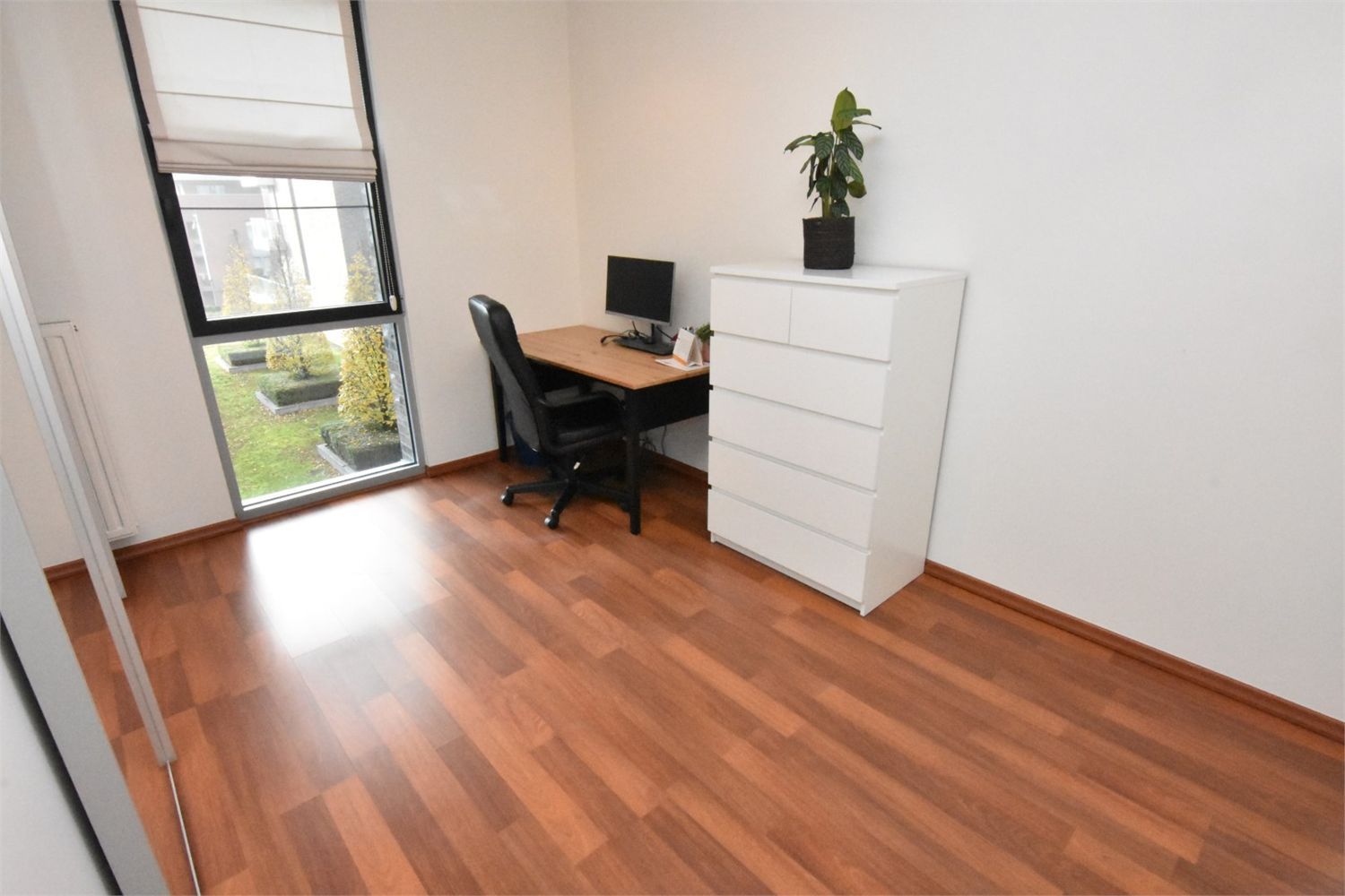 MOOI AFGEWERKT RUIM APPARTEMENT MET 2 SLPKS EN 2 TERRASSEN foto 14