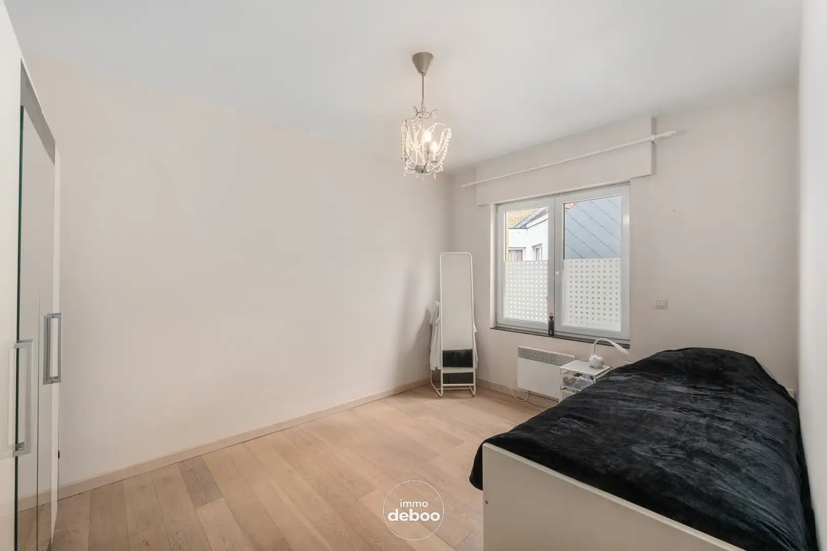 Verzorgde rijwoning met ruime garage foto 13