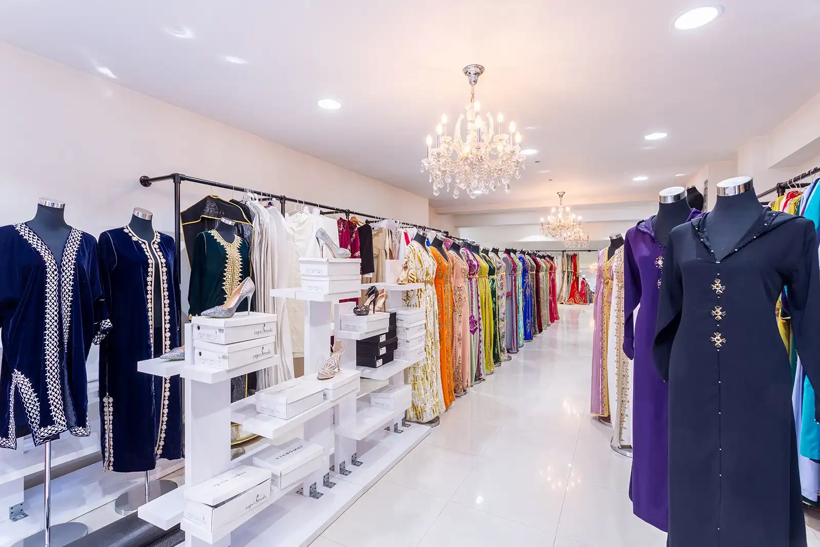 Handelsruimte te koop op een toplocatie met veel passage foto 8