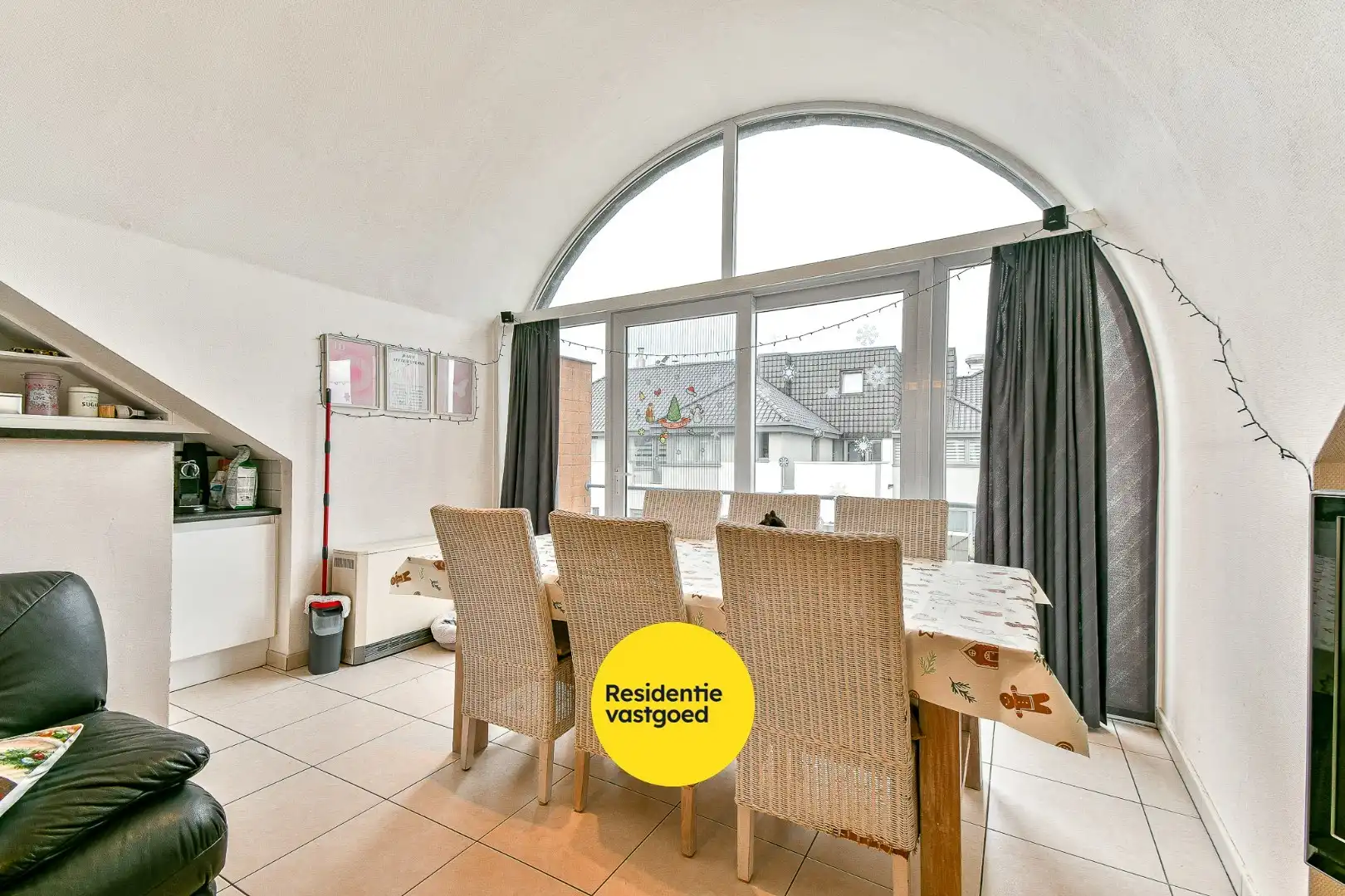 Dakappartement met 3 slaapkamers en garagebox in  centrum van Gistel foto 3