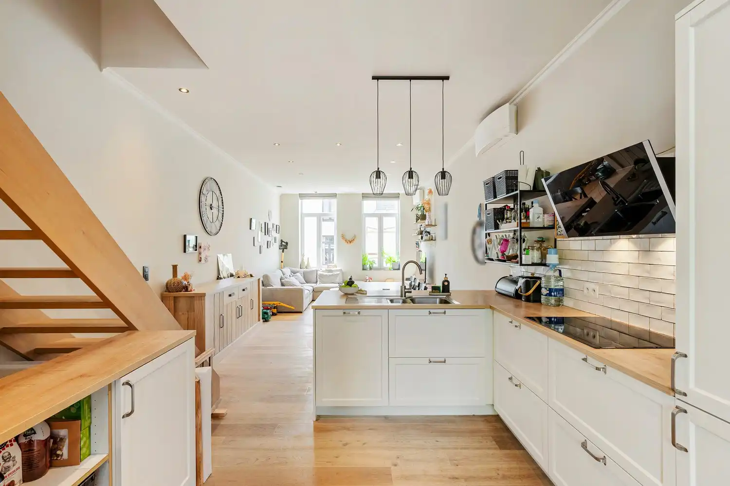 Een karaktervol, ruim herenhuis te koop foto 7