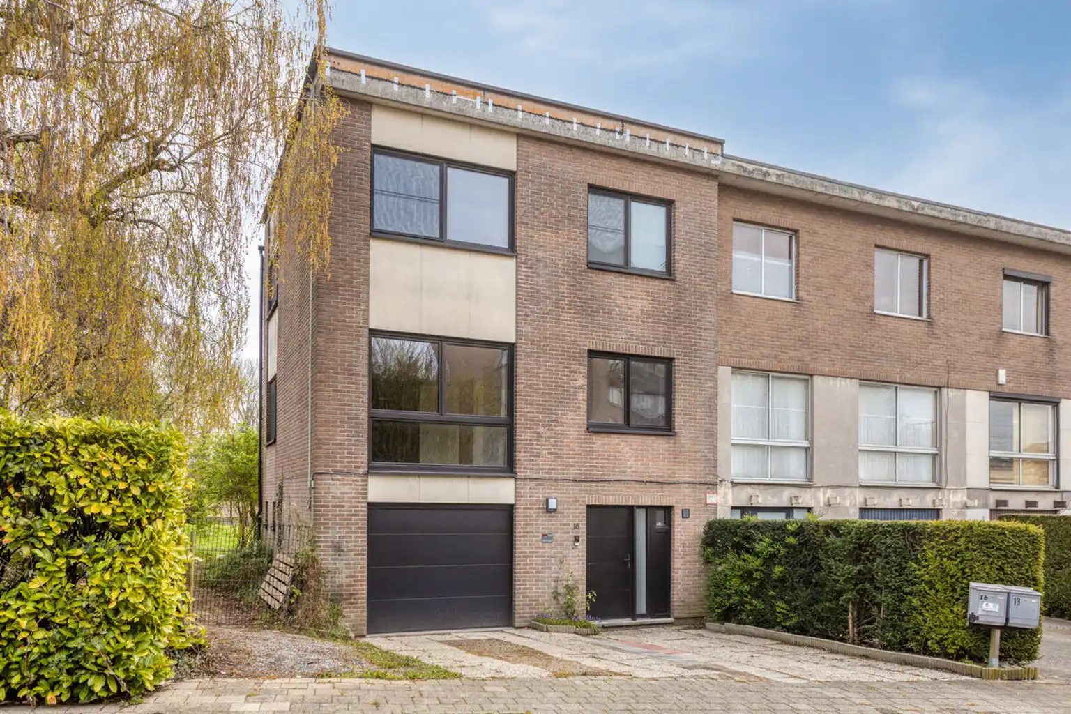 Volledig gerenoveerde driegevel bel-etage in rustige wijjk foto 22