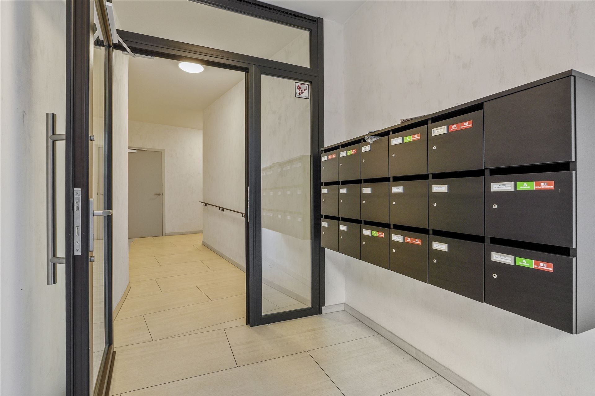 INSTAPKLAAR / RECENT GEBOUW  foto 37