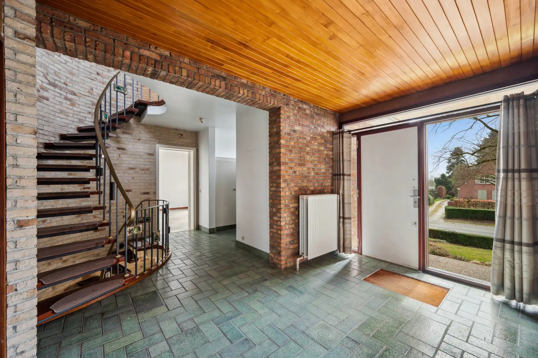 Woning met praktijk- of kangoeroeruimte te HEIST-OP-DEN-BERG foto 3