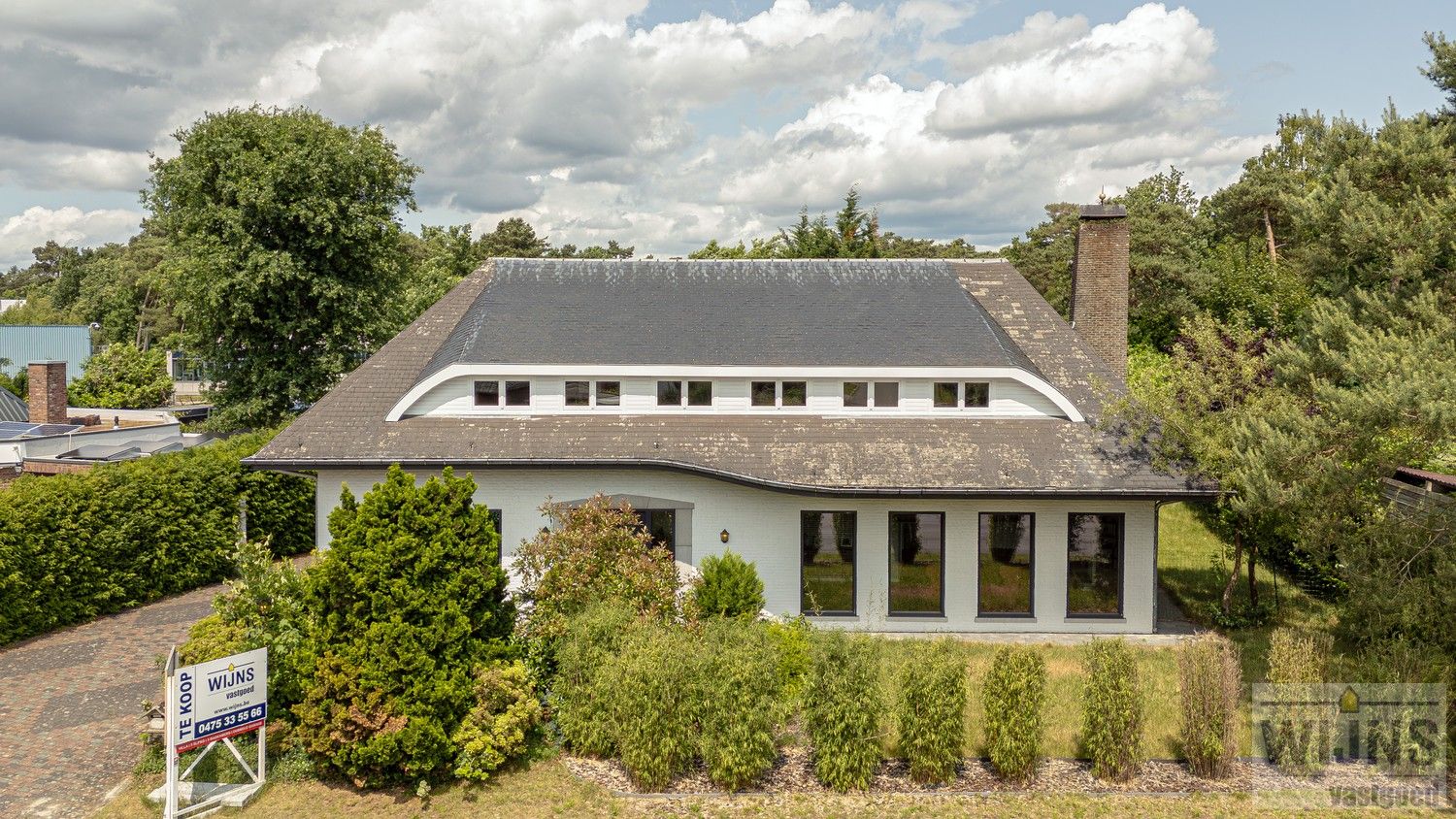 Prachtige en ruime villa met mogelijk zes slaapkamers gelegen op een toplocatie. foto 3