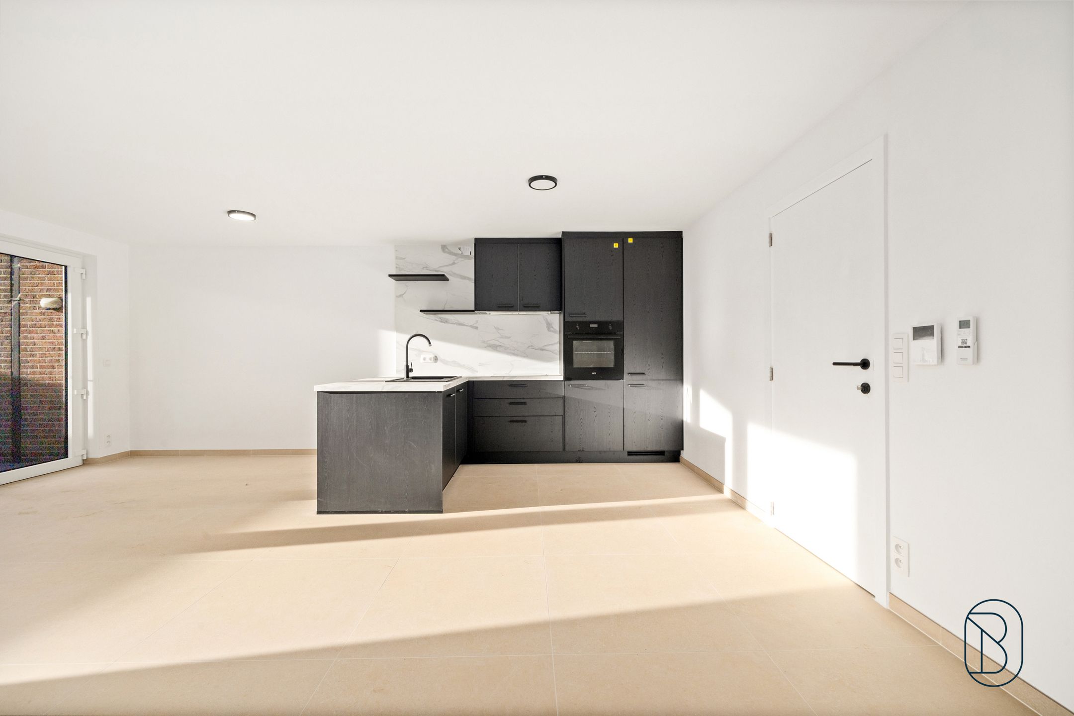 Appartementsgebouw bestaande uit 6 appartementen met garages foto 2