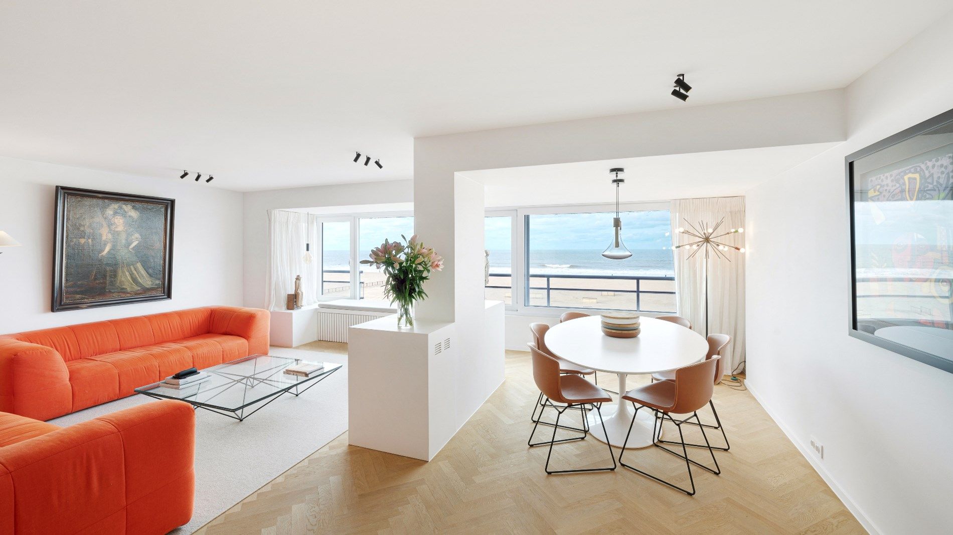 Luxueus vernieuwd appartement op de Zeedijk vlakbij het Rubensplein te Albertplage. foto 11