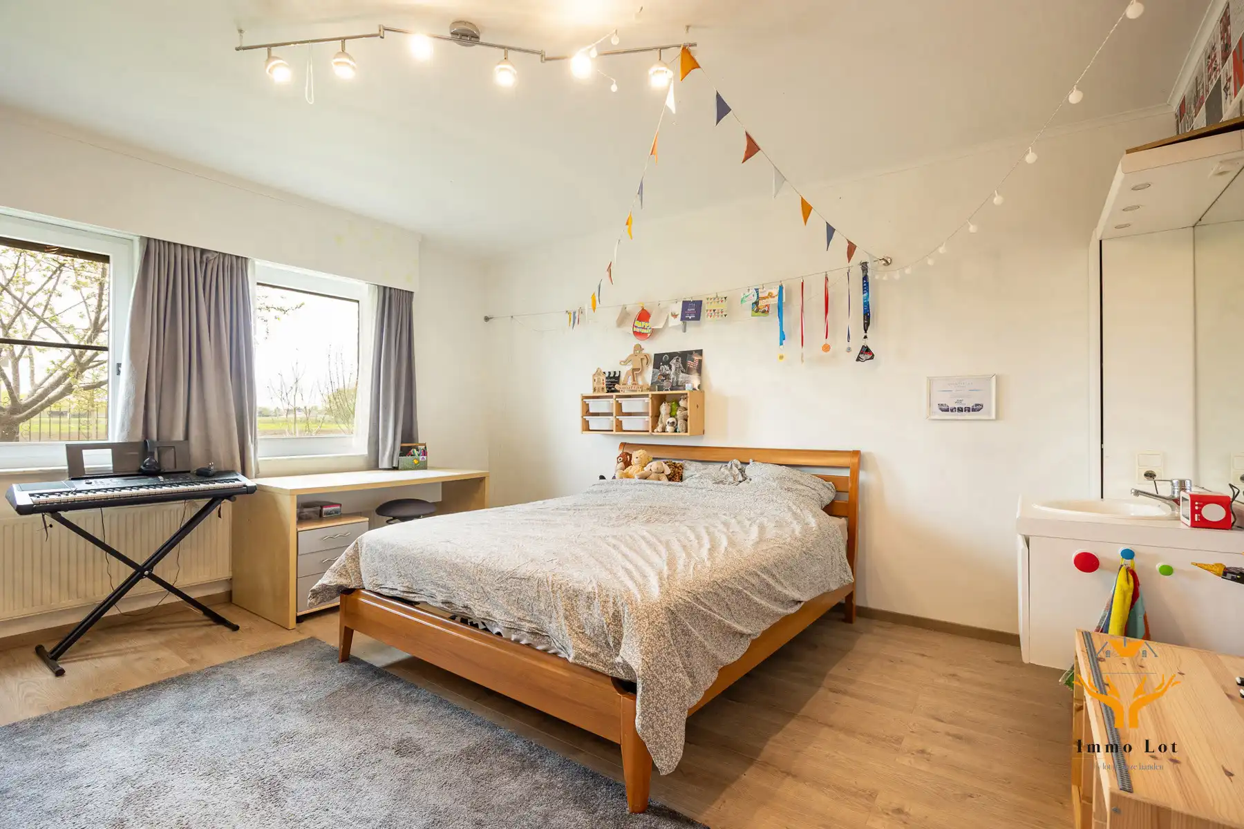 Instapklare gezinswoning met 7 slpk en tal van mogelijkheden foto 14