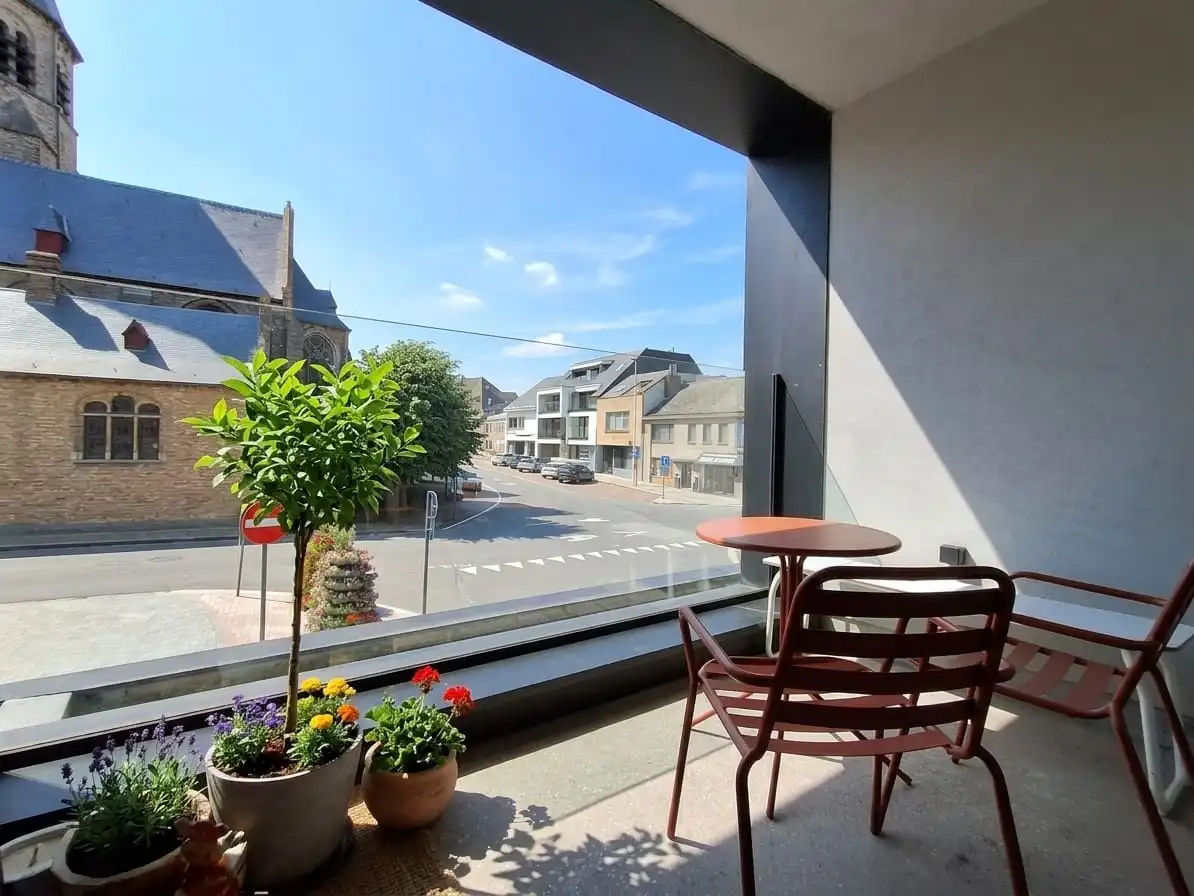 RECENT INSTAPKLAAR APPARTEMENT MET 3 SLPKS | 2 TERRASSEN EN GARAGE IN HARTJE PITTEM foto 6