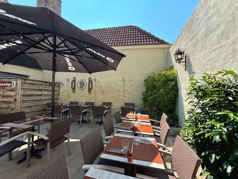 Overname bistro - sfeerrestaurant met Terras in Brugge foto {{pictureIndex}}