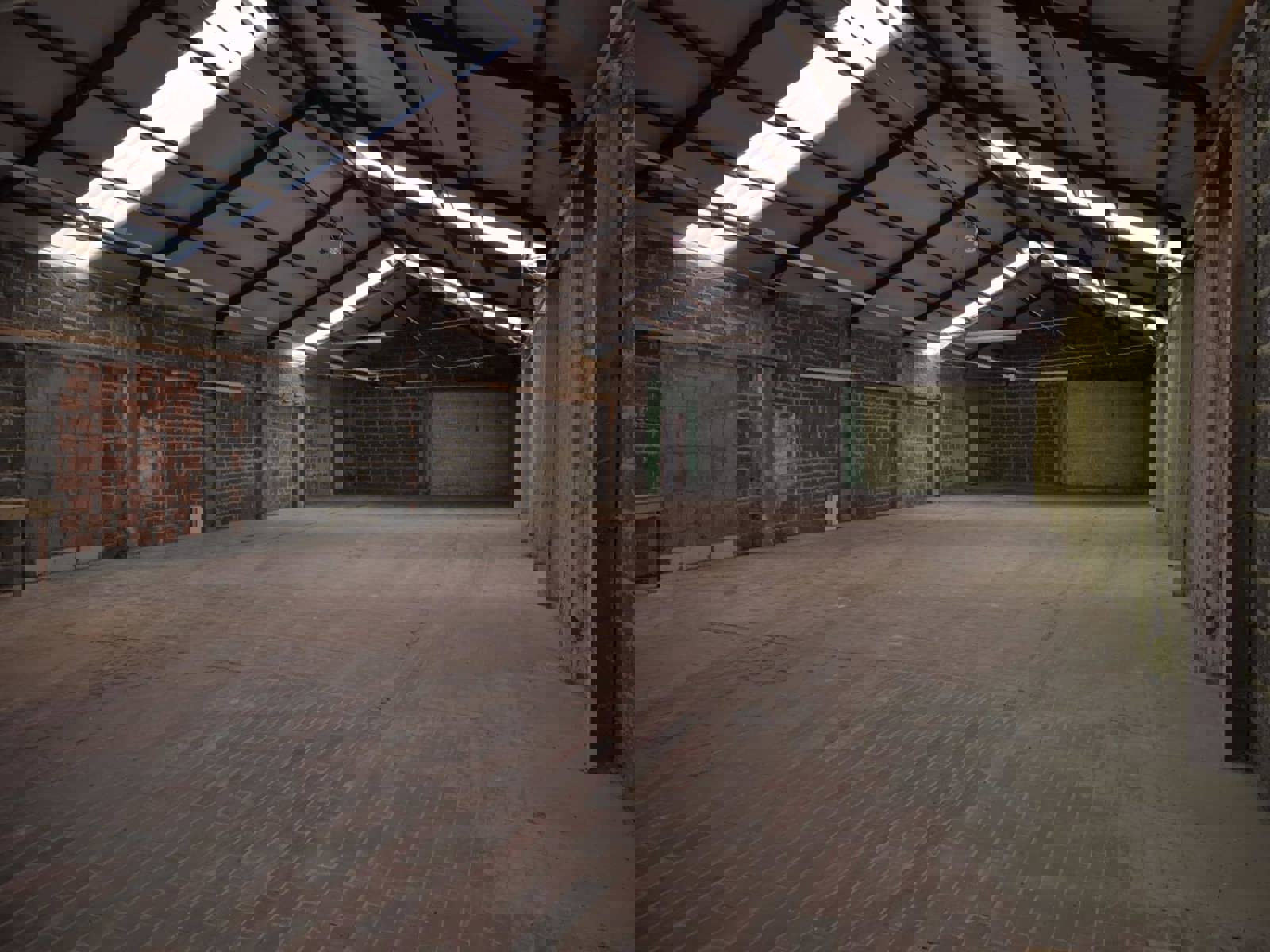 Opslagplaats van 350 m² nabij centrum Wetteren foto 3