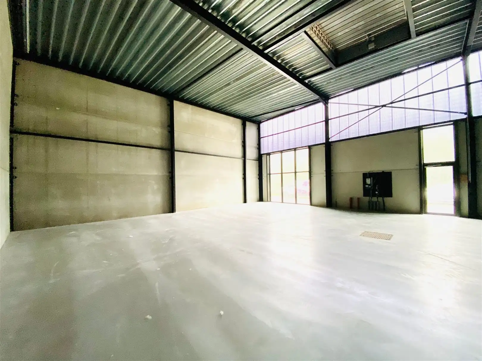 MAGAZIJN (UNIT 15) MET 5 PARKEERPLAATSEN TE DENDERMONDE foto 4