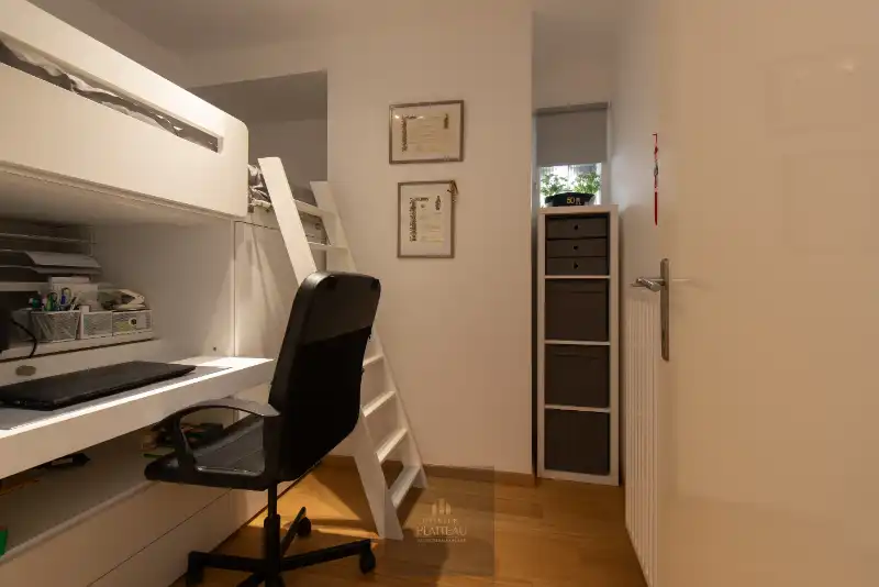 Prachtig appartement met 3 slpk en grote terrassen, zeer centraal gelegen te Nieuwpoort-Stad op slechts 150m van de markt. foto 24