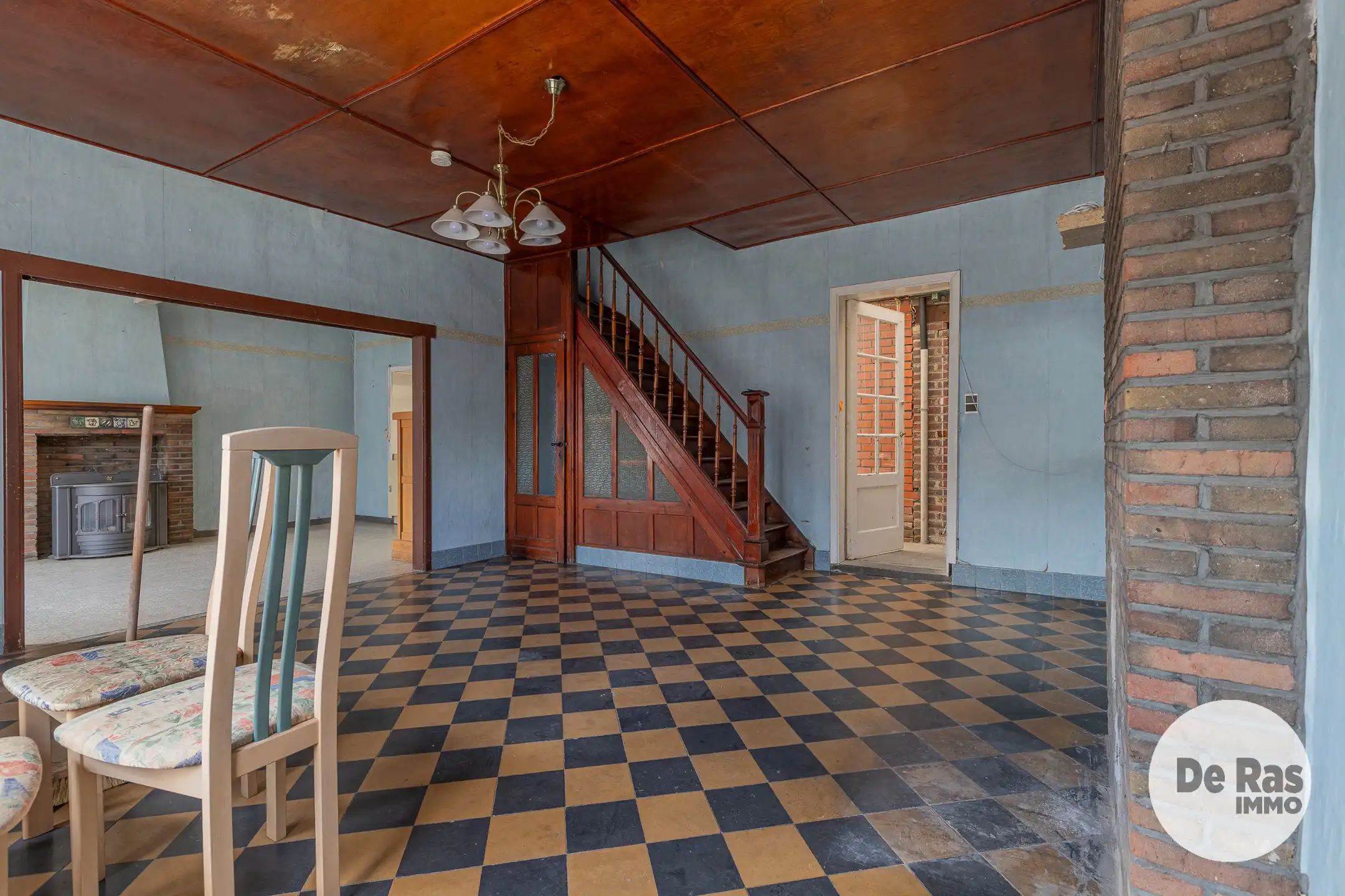 OOSTERZELE - Te renoveren woning met tal van mogelijkheden foto 4