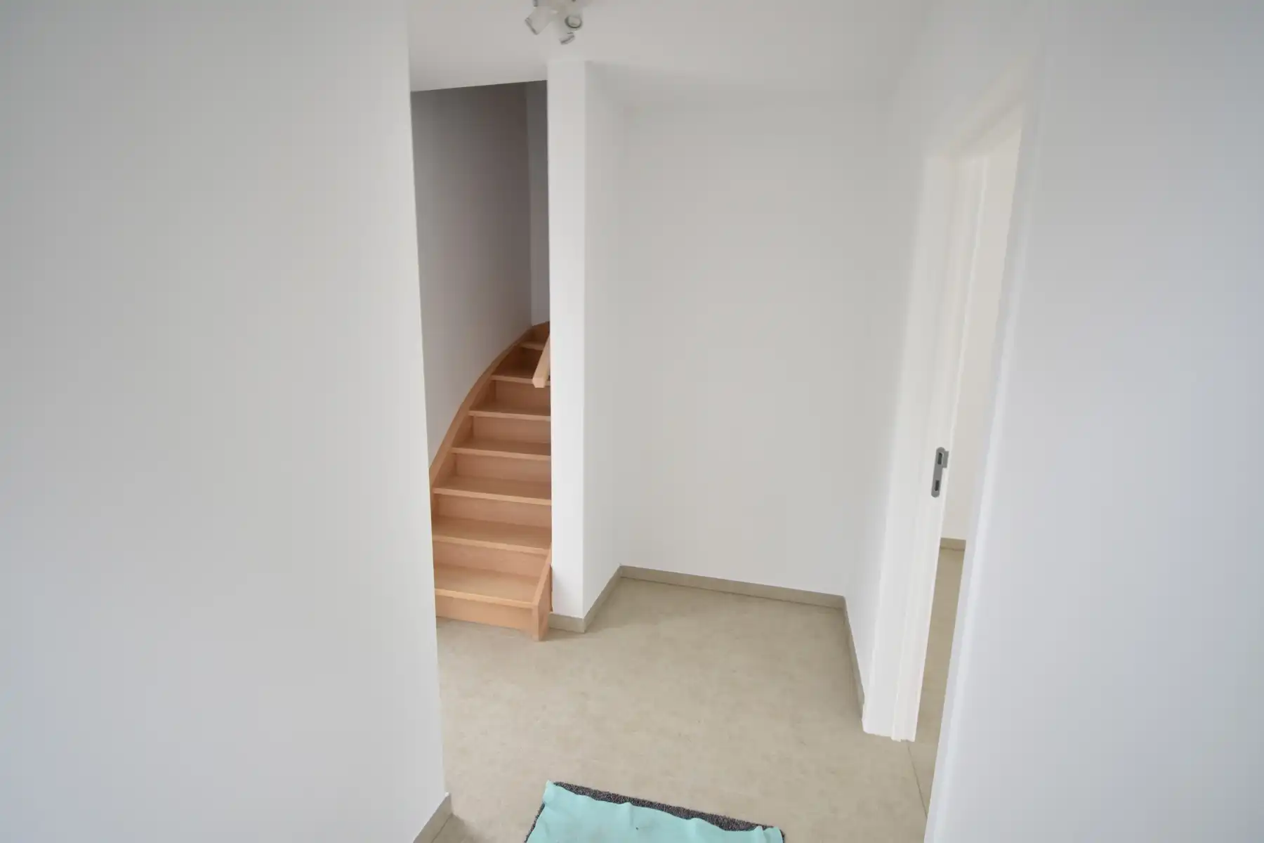 Recente gezinswoning met 3 slaapkamers foto 10