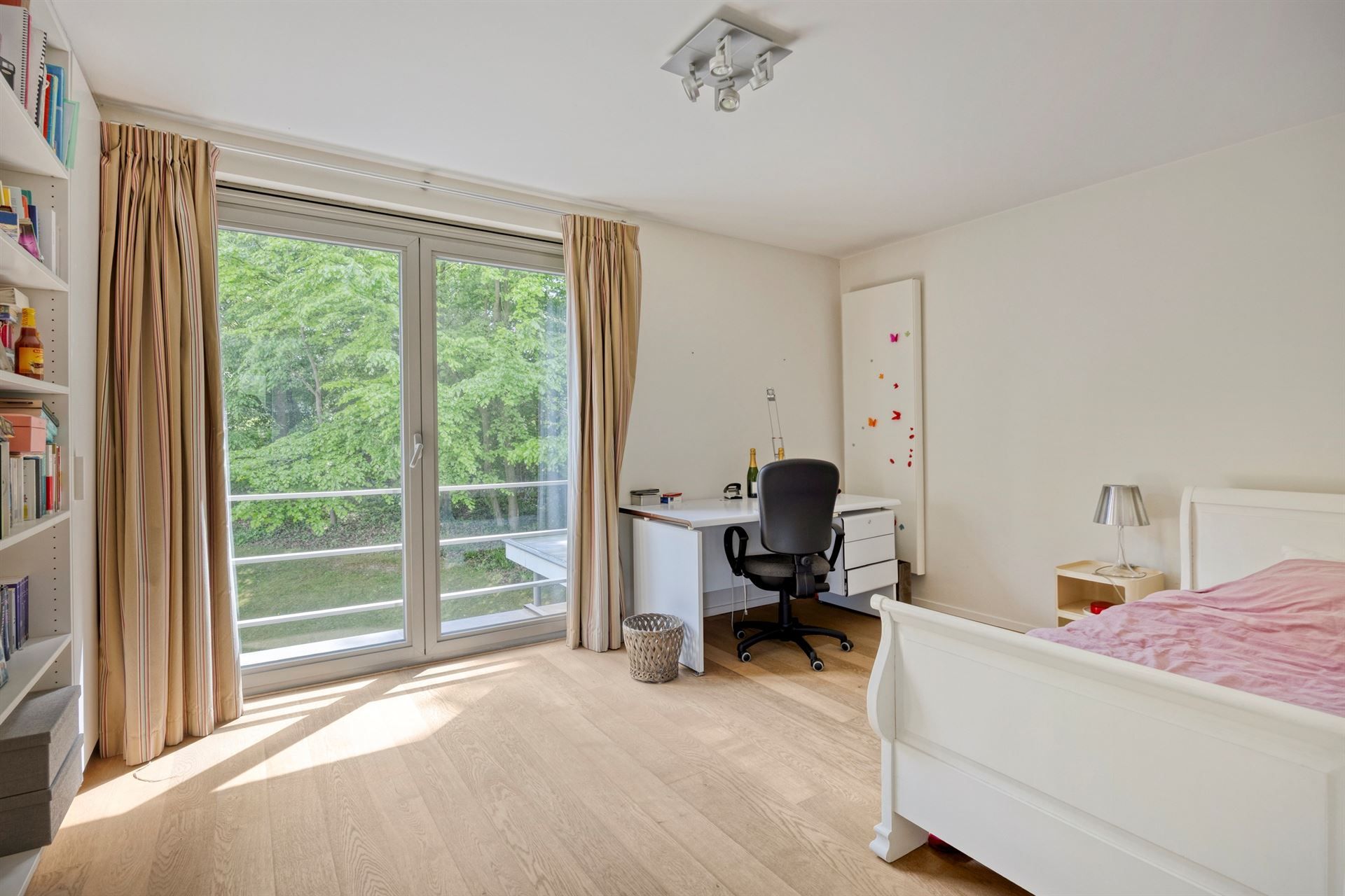 Prachtige moderne villa op ruim perceel foto 28