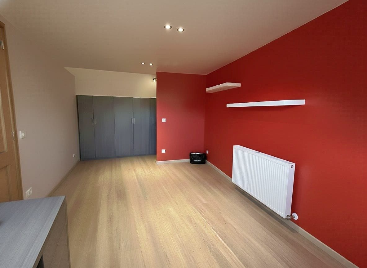 RUIME, GEZELLIGE WONING MET 4 SLAAPKAMERS EN TUIN foto 11