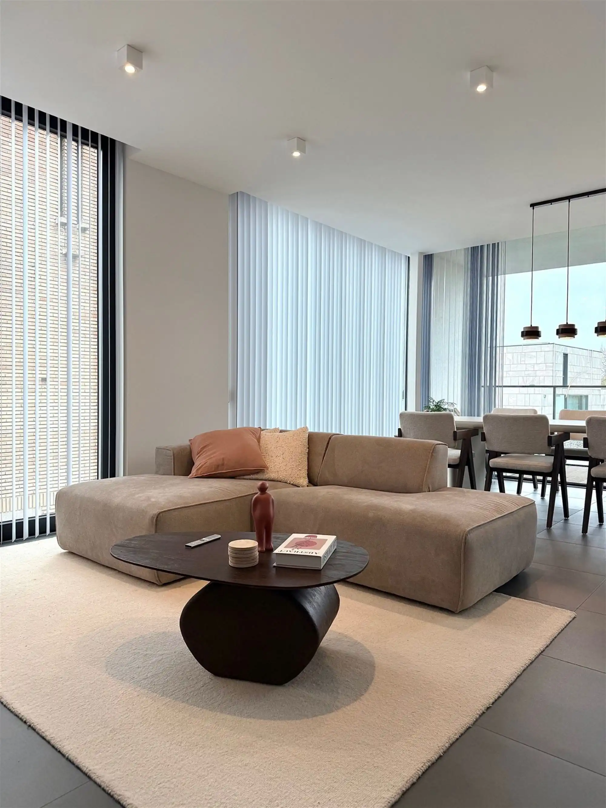 Instapklaar APPARTEMENT (1ste verdieping) met 2 slaapkamers, ruime terrassen (2), garage  & autostaanplaats  foto 5