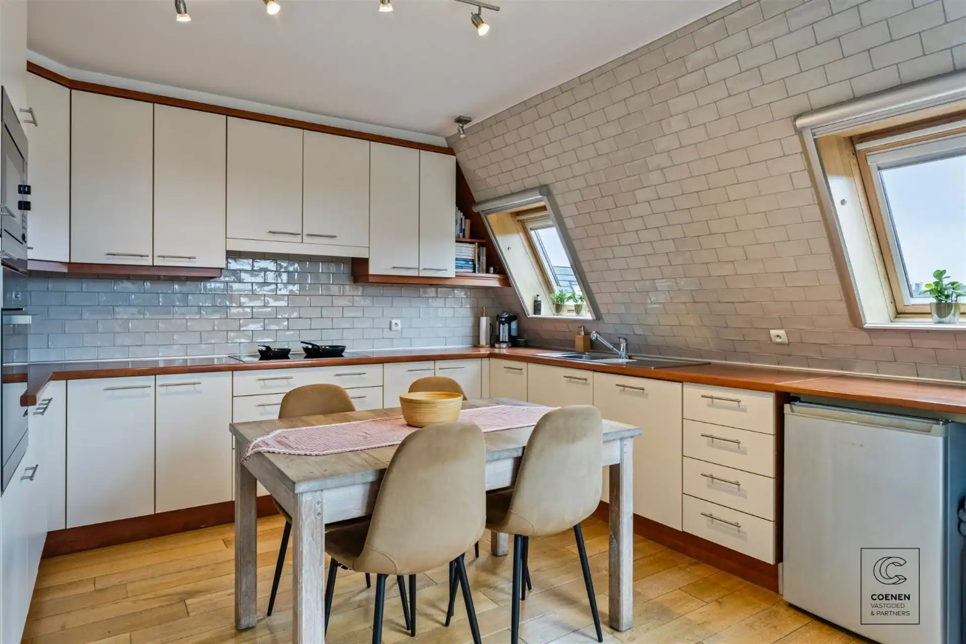 Ruim en stijlvol appartement van 146m² met zonnig terras in Lier!  foto 7