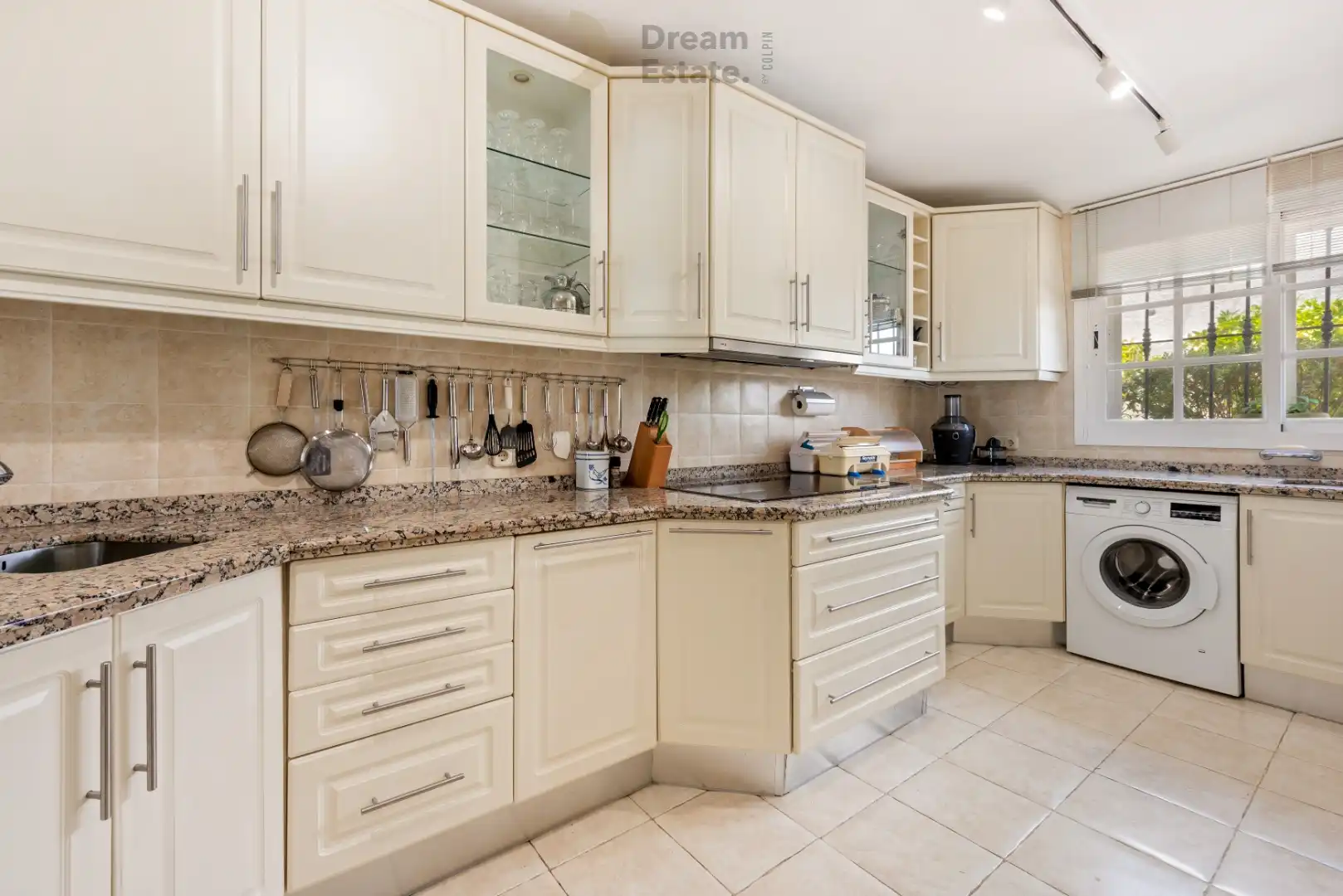 Ruime woning op uitstekende ligging foto 11