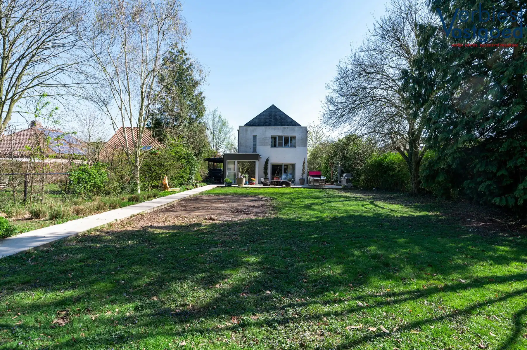 Exclusieve en lichtrijke villa met tuin op toplocatie foto 19