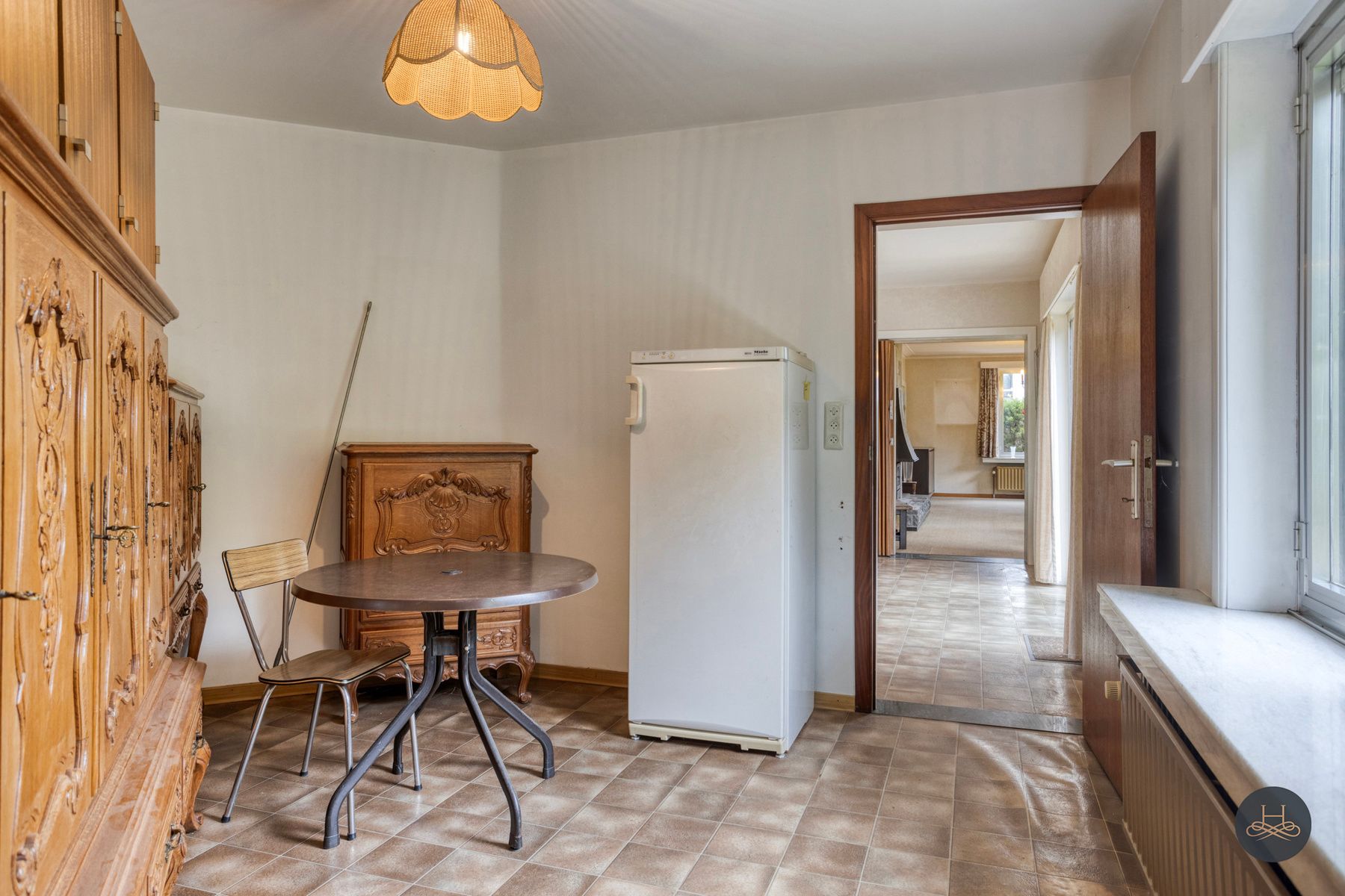 Ruime woning in een rustige groene wijk op een groot perceel foto 33