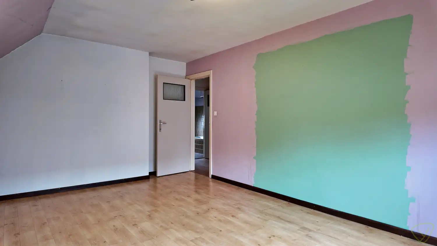 Ruime gezinswoning met grote tuin te huur in Zomergem! foto 18