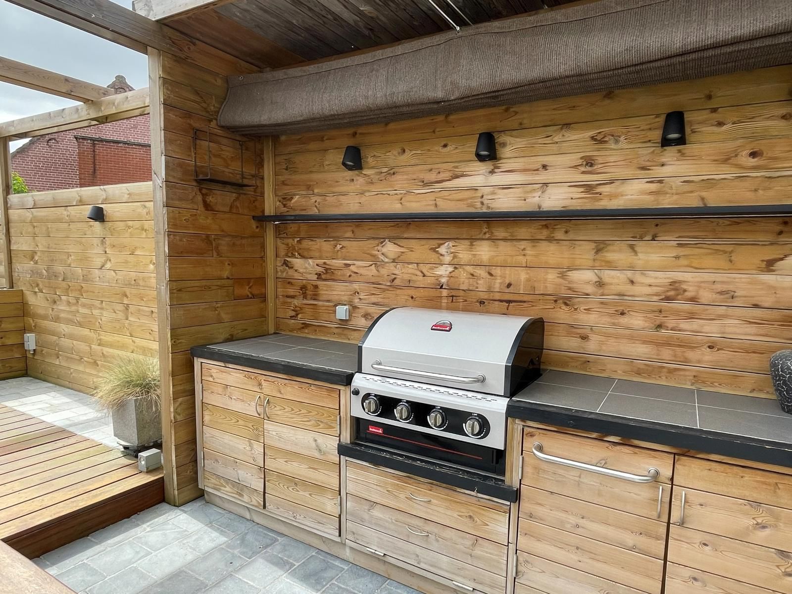 Instapklare woning met oprit, garage en zuidgerichte tuin foto 17