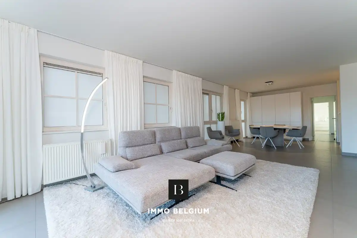 Zeer ruim appartement (133m²) met garagebox foto 7