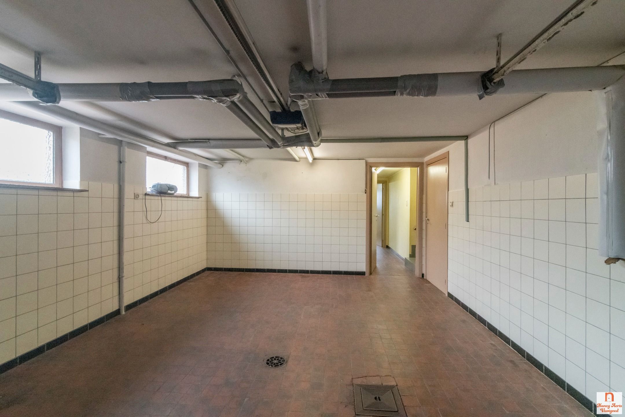 Split-level woning met grote tuin en vrij uitzicht foto 63
