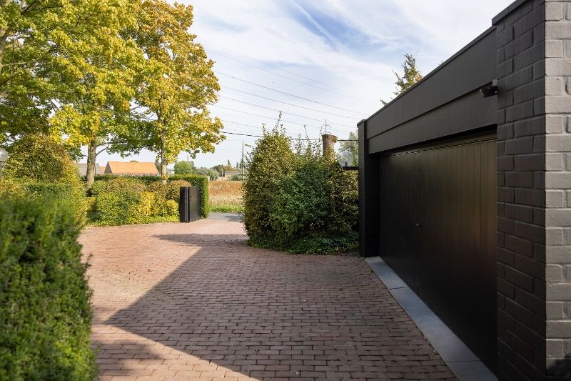 Unieke laagbouwwoning met volledige privacy in Lendelede foto 3
