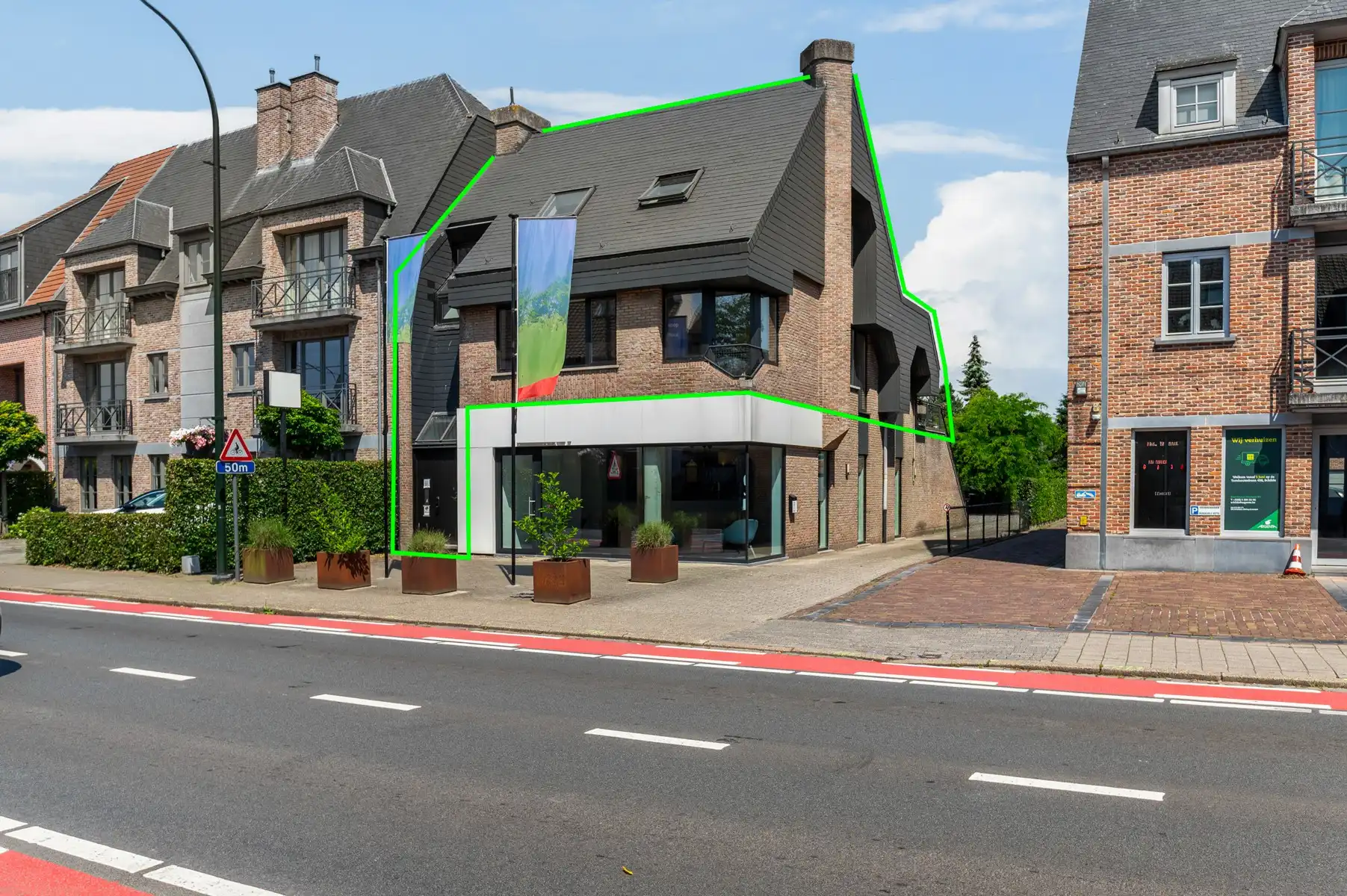 Stijlvol duplex met zonnig terras foto {{pictureIndex}}