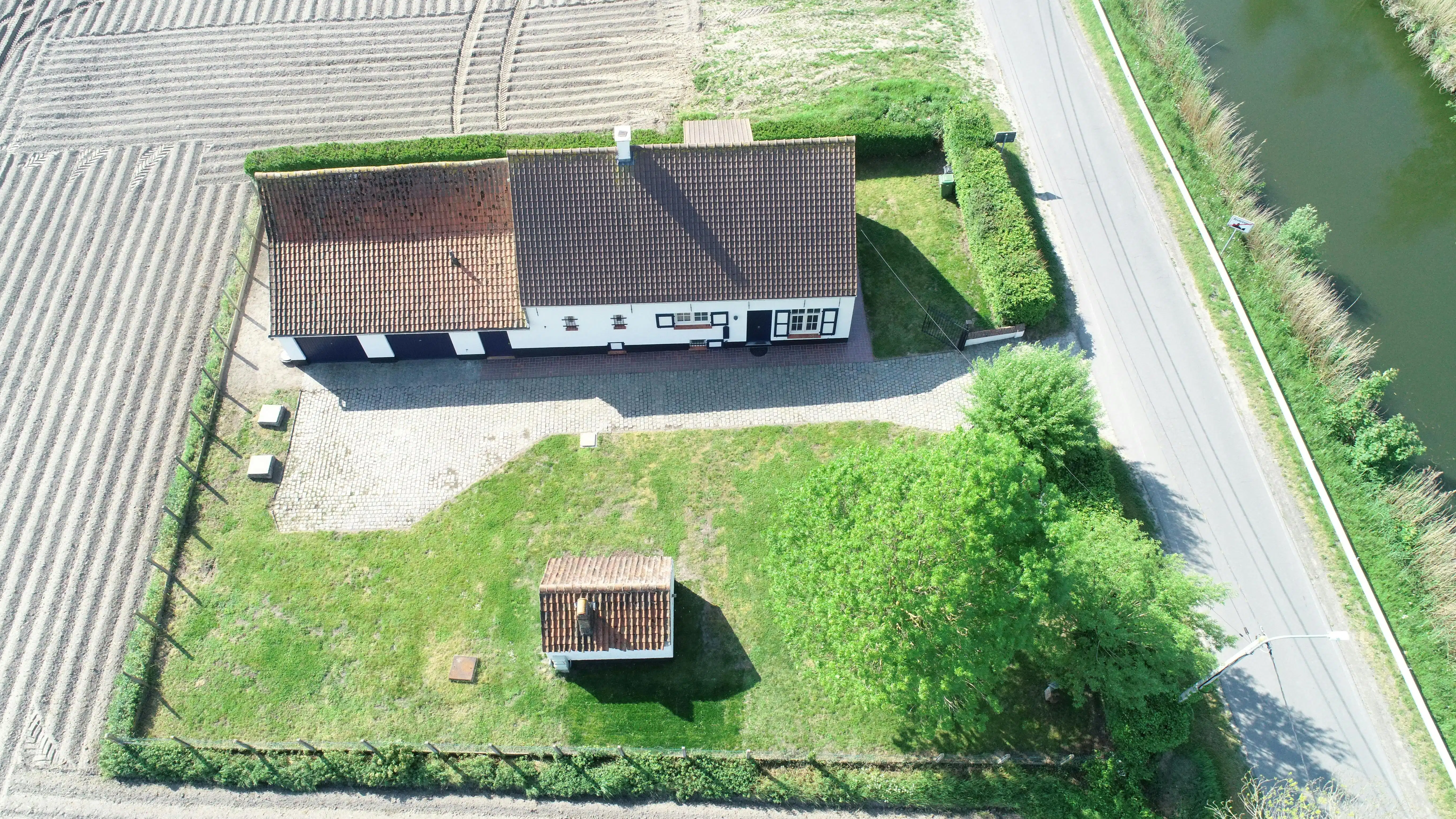 Gerenoveerde landelijke woning met 4 slaapkamers op 897 m². foto 10