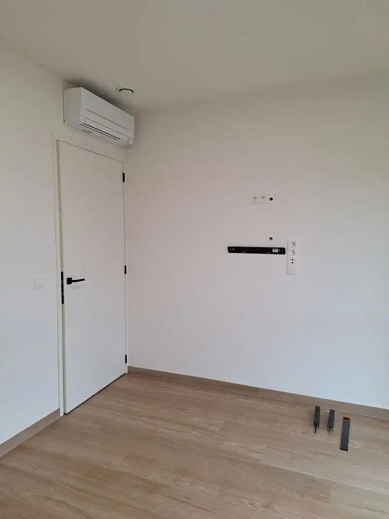 Modern instapklaar appartement te Koersel centrum foto 13