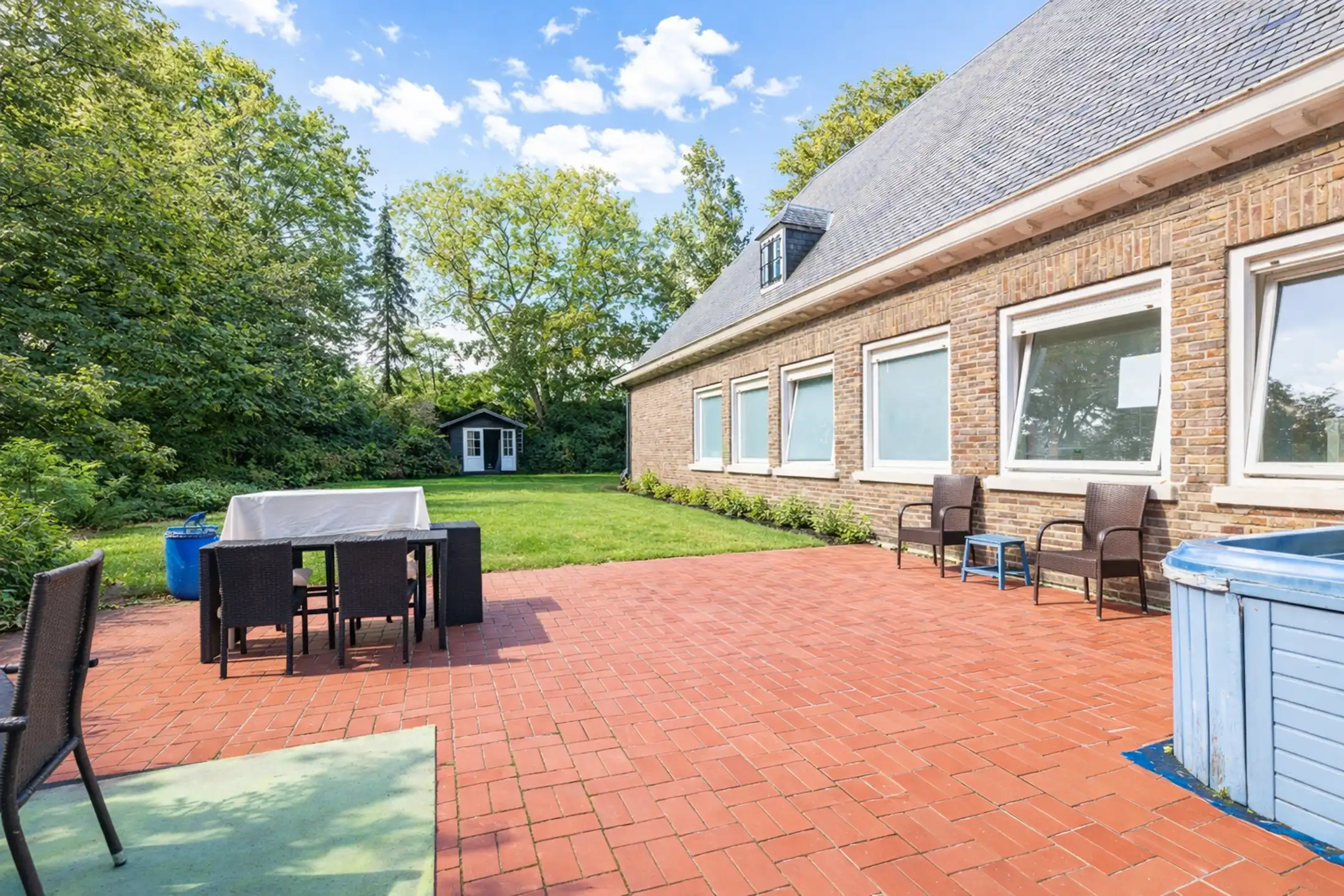 Riante te renoveren villa met grote tuin in centrum Rumbeke foto 13