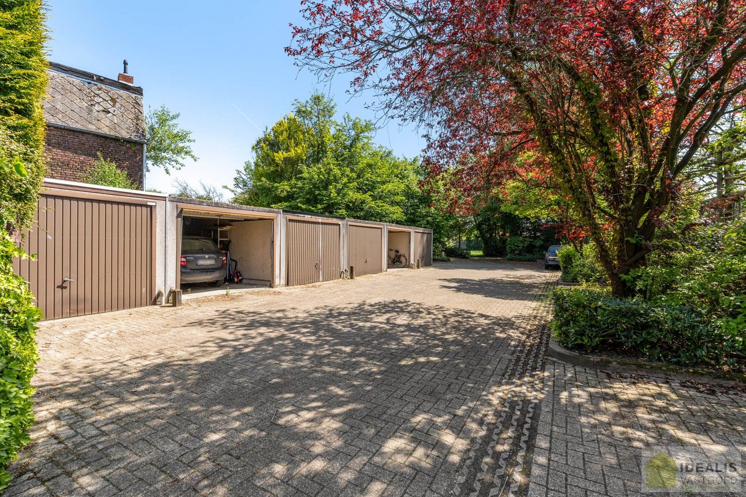 DEALIS VASTGOED – INSTAPKLAAR APPARTEMENT MET 2 SLAAPKAMERS, LICHTRIJKE LEEFRUIMTE, BADKAMER, GOED UITGERUSTE KEUKEN, GARAGEBOX EN AUTOSTAANPLAATS OP EEN UITERST GUNSTIGE LOCATIE AAN DE RAND VAN HET CENTRUM VAN PELT! foto 6