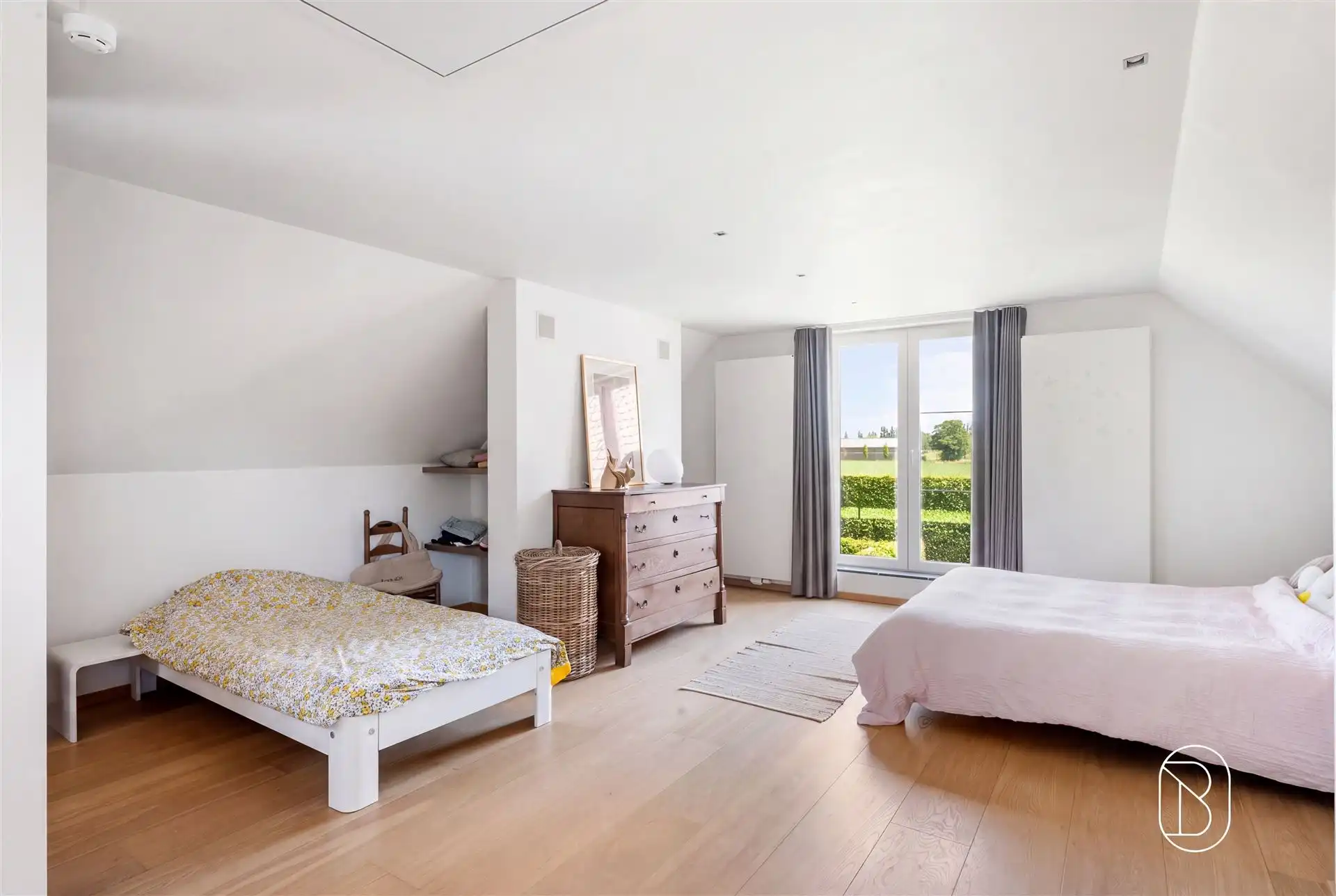 Landhuis + bijgebouw, met zwembad en privacy op 5.329 m². foto 25