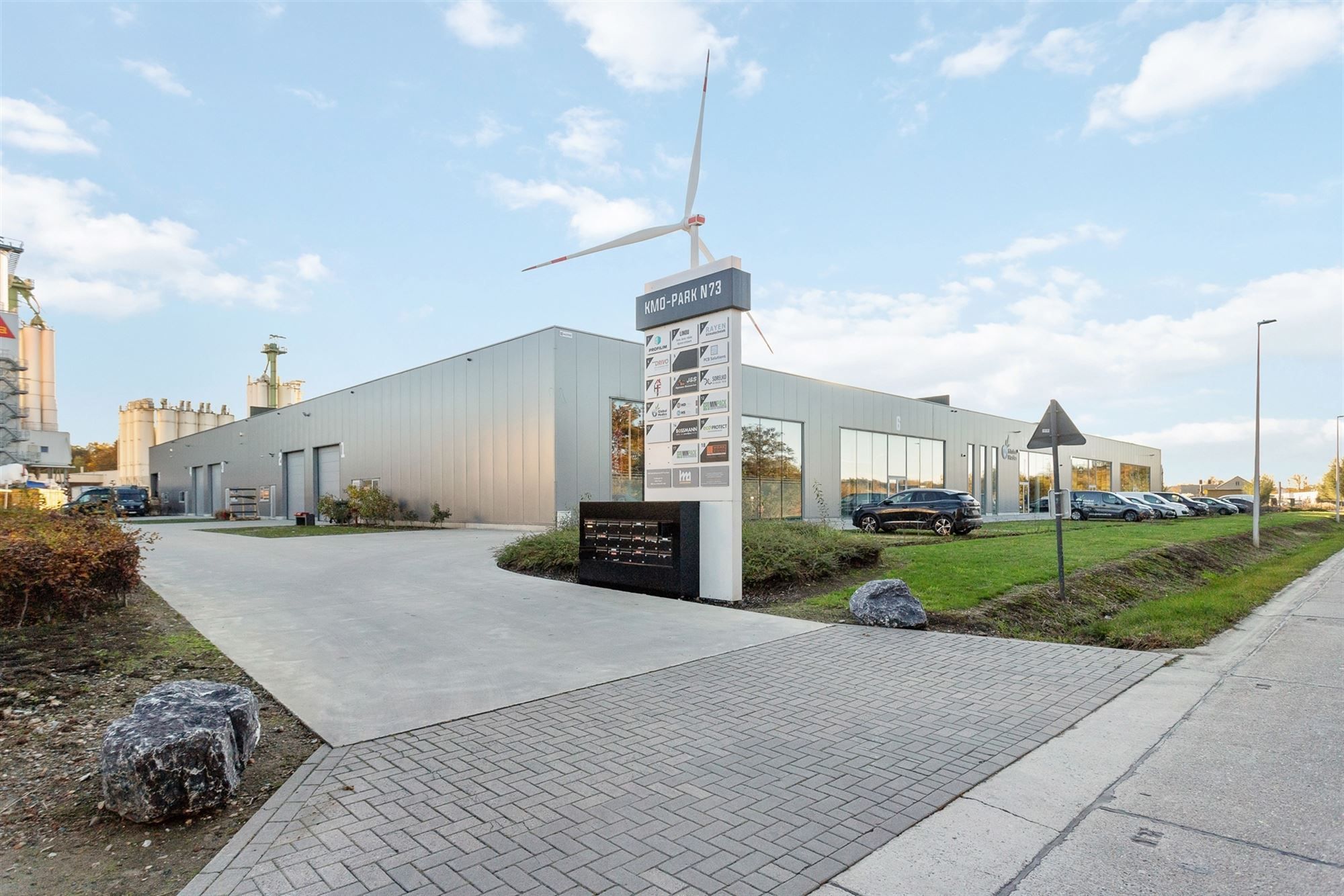 KMO-UNIT VAN 207 M2 MET BUREEL VAN 35M2 OP UITERST CENTRALE EN SNEL TOEGANKELIJKE LOCATIE TE HAM foto 23