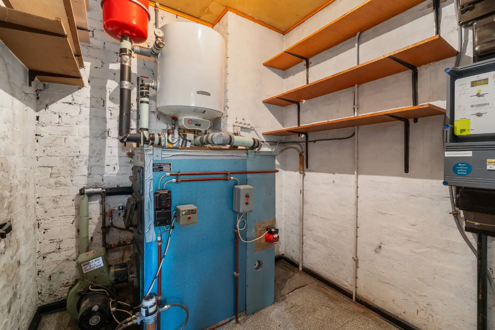 Ruime woning met 3 slaapkamers en garage op 443 m² in rustige woonwijk foto 9