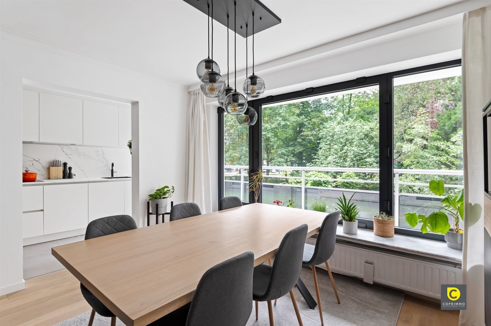 Verborgen pareltje met 2 slpks en 2 terrassen! foto {{pictureIndex}}